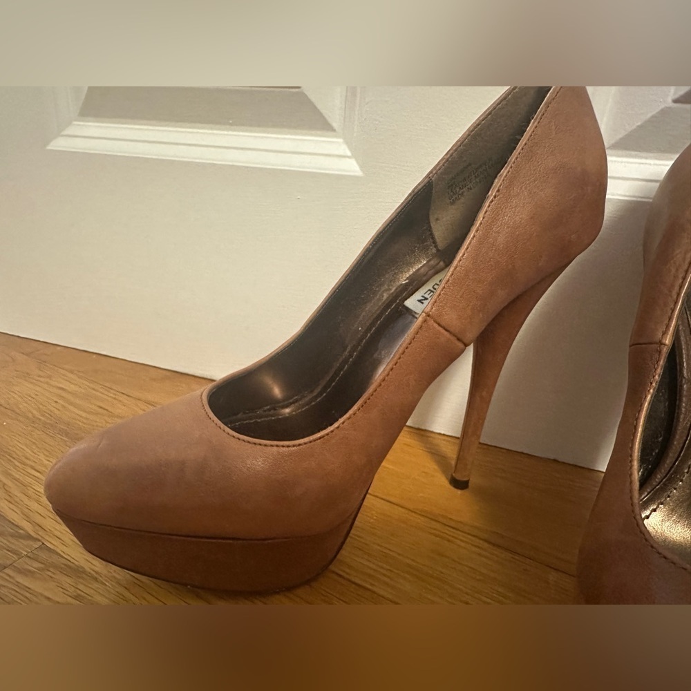 Steve Madden Camel Brown Darrin Heel Size 9, 5.5" Heel - Picture 4 of 10